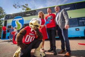 Swoop poses with EWU President Shari McMahan, STA CEO Karl Otterstrom, and City of Cheney Mayor and STA Board Member Chris Grover.